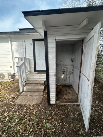 310 Finton A, San Antonio, TX 78204