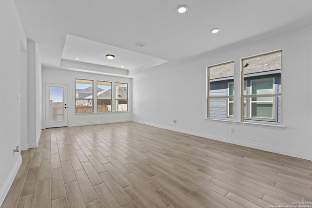 4014 Paddock Trl, Seguin, TX 78155