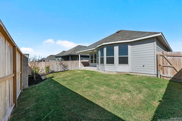 4014 Paddock Trl, Seguin, TX 78155