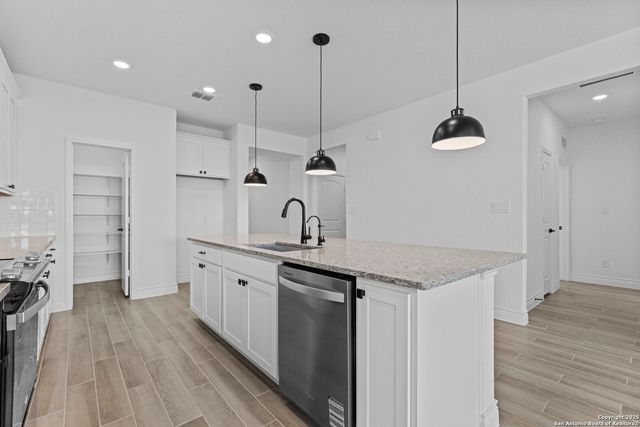 4014 Paddock Trl, Seguin, TX 78155