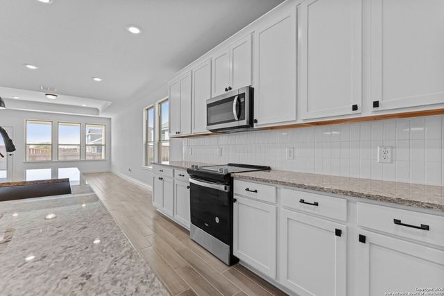 4014 Paddock Trl, Seguin, TX 78155