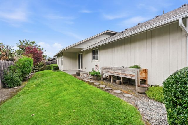 1416 George Tweed Boulevard, Grants Pass, OR 97527