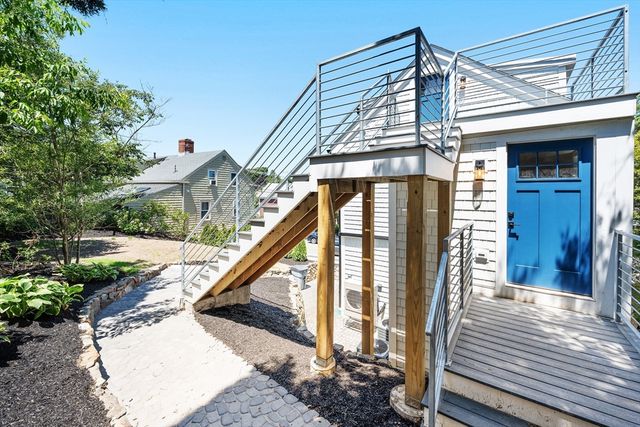 290 Washington St B, Marblehead, MA 01945