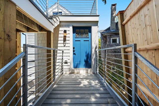 290 Washington St B, Marblehead, MA 01945