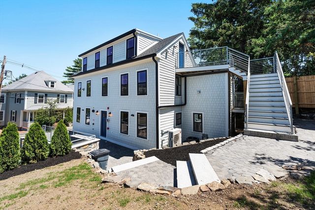 290 Washington St B, Marblehead, MA 01945
