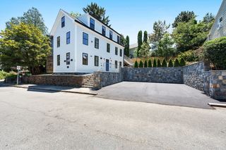 290 Washington St B, Marblehead, MA 01945