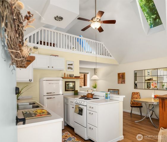13337 25th Avenue NE, Seattle, WA 98125