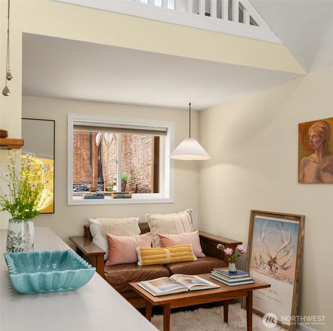13337 25th Avenue NE, Seattle, WA 98125