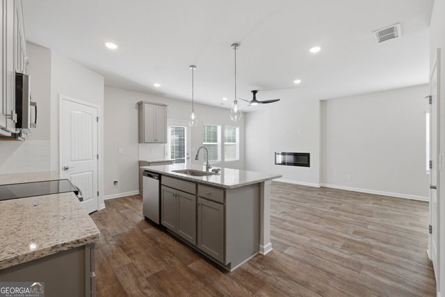 3656 PARKWAY JAMES Drive, Snellville, GA 30039