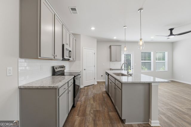 3656 PARKWAY JAMES Drive, Snellville, GA 30039