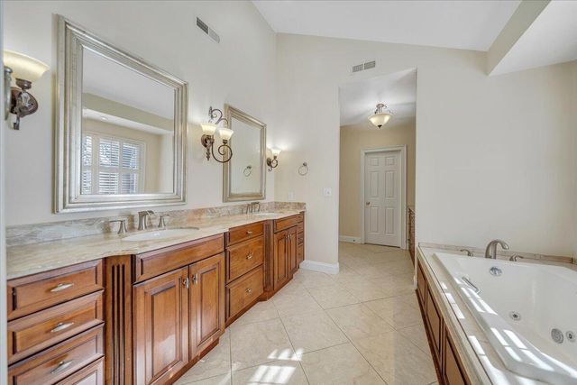 5812 Old Locke CT, Roanoke, VA 24018