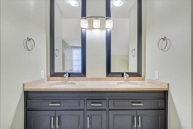 5812 Old Locke CT, Roanoke, VA 24018