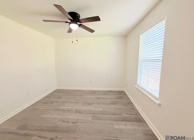 14502 Oak Meadow St, Gonzales, LA 70737