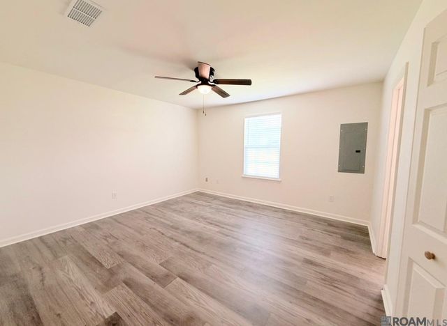 14502 Oak Meadow St, Gonzales, LA 70737