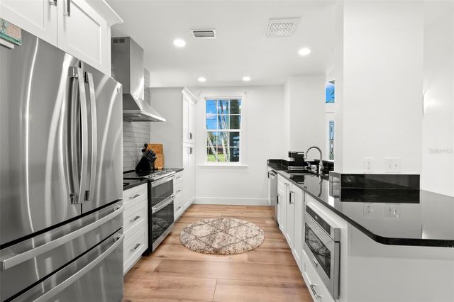 819 BAY ESPLANADE, Clearwater Beach, FL 33767
