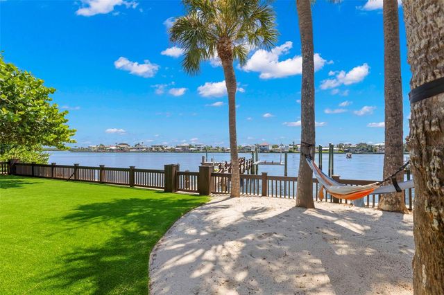 819 BAY ESPLANADE, Clearwater Beach, FL 33767