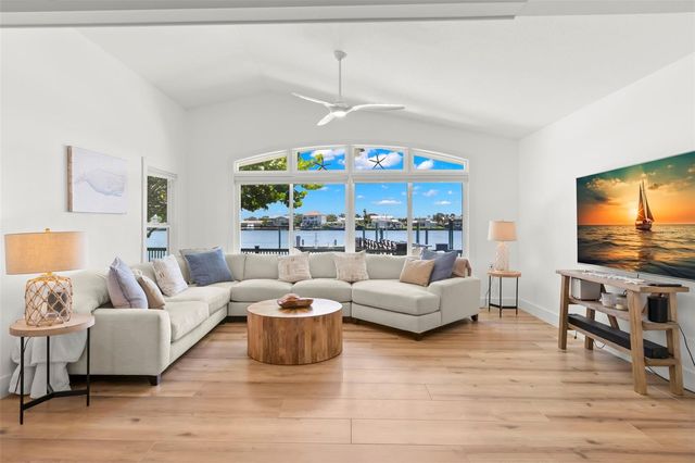 819 BAY ESPLANADE, Clearwater Beach, FL 33767