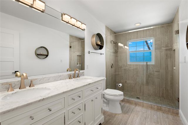 819 BAY ESPLANADE, Clearwater Beach, FL 33767