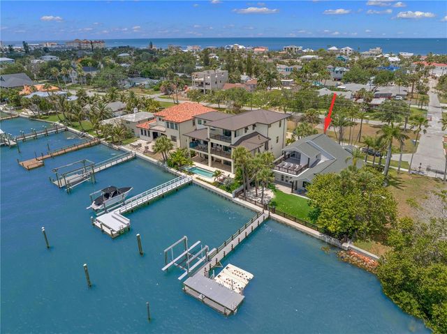 819 BAY ESPLANADE, Clearwater Beach, FL 33767
