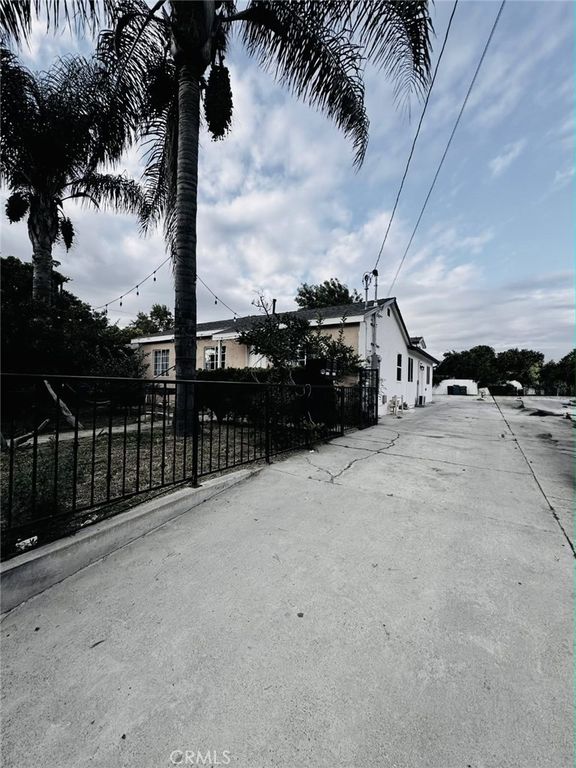10620 Laurel Canyon, Pacoima, CA 91331