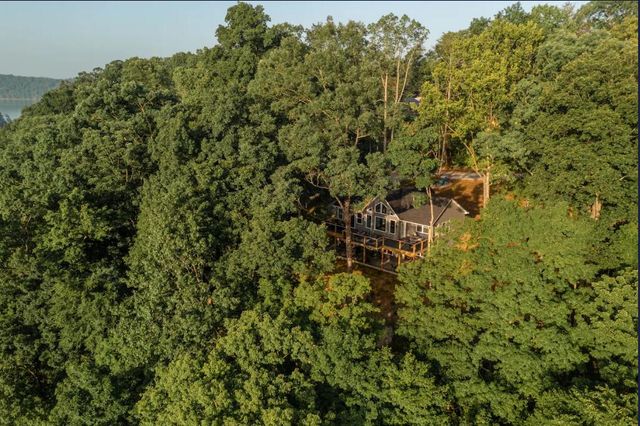287 Lakeshore Drive, Nancy, KY 42544