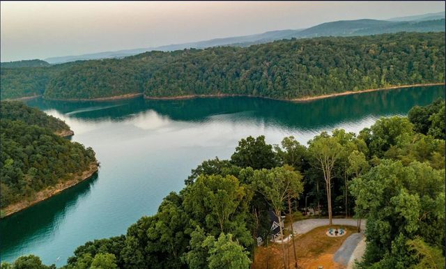 287 Lakeshore Drive, Nancy, KY 42544