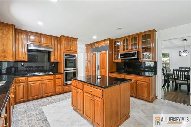 16 Phyllis Place, Milltown, NJ 08850