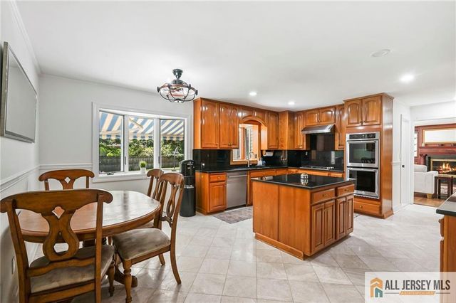 16 Phyllis Place, Milltown, NJ 08850