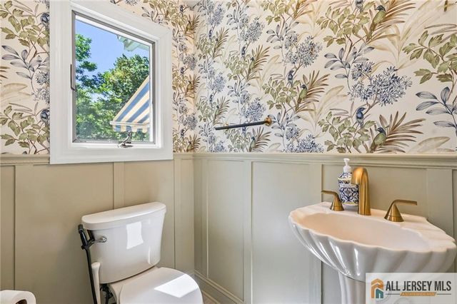 16 Phyllis Place, Milltown, NJ 08850