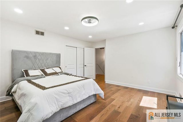 16 Phyllis Place, Milltown, NJ 08850
