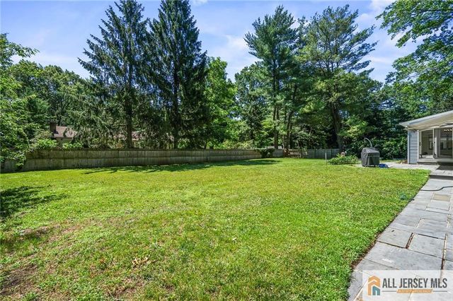 16 Phyllis Place, Milltown, NJ 08850