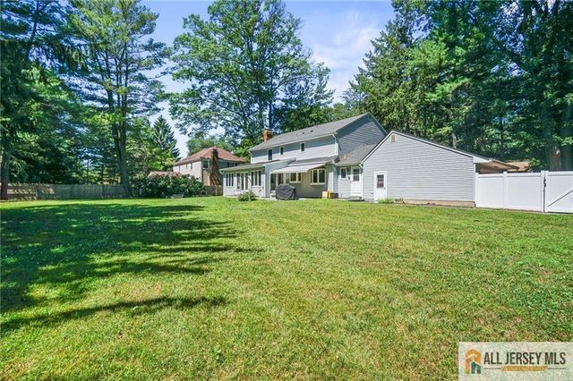 16 Phyllis Place, Milltown, NJ 08850