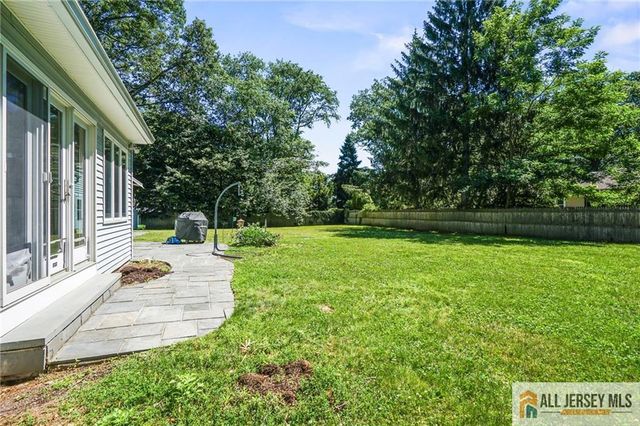 16 Phyllis Place, Milltown, NJ 08850