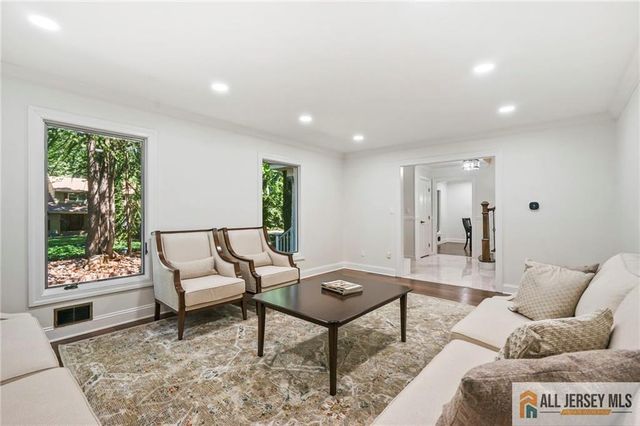 16 Phyllis Place, Milltown, NJ 08850