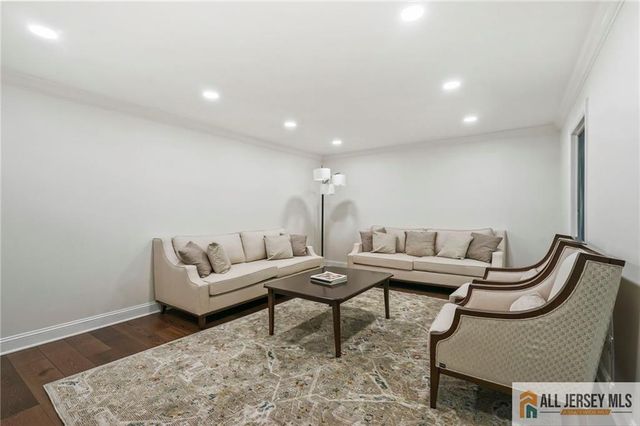 16 Phyllis Place, Milltown, NJ 08850
