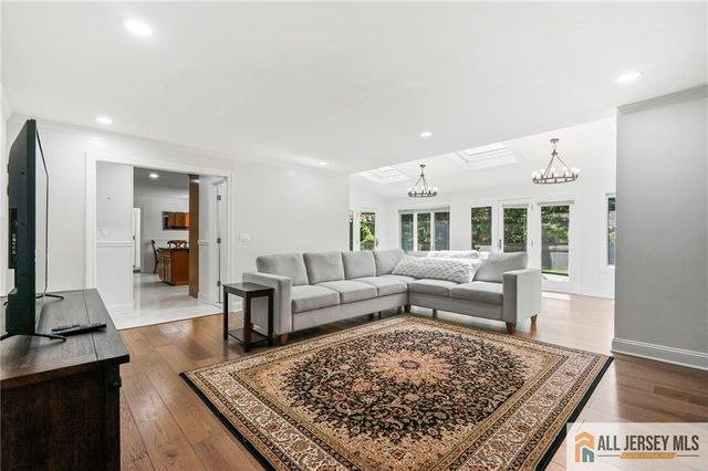 16 Phyllis Place, Milltown, NJ 08850