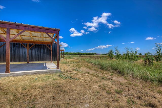 4340 Fm 1563, Wolfe City, TX 75496