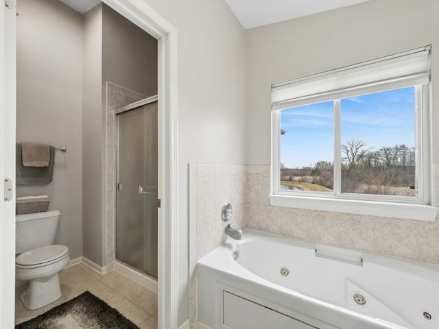 1656 Normandy Woods Court, Grayslake, IL 60030