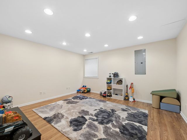 1656 Normandy Woods Court, Grayslake, IL 60030