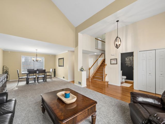 1656 Normandy Woods Court, Grayslake, IL 60030