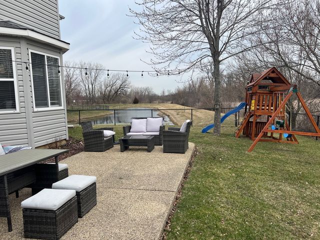 1656 Normandy Woods Court, Grayslake, IL 60030