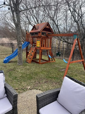 1656 Normandy Woods Court, Grayslake, IL 60030