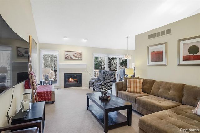 21700 River Ridge Trail Unit 177, Farmington Hills, MI 48335