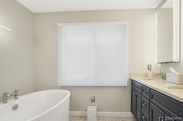 21700 River Ridge Trail Unit 177, Farmington Hills, MI 48335