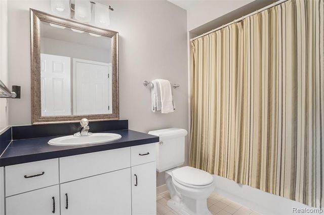 21700 River Ridge Trail Unit 177, Farmington Hills, MI 48335