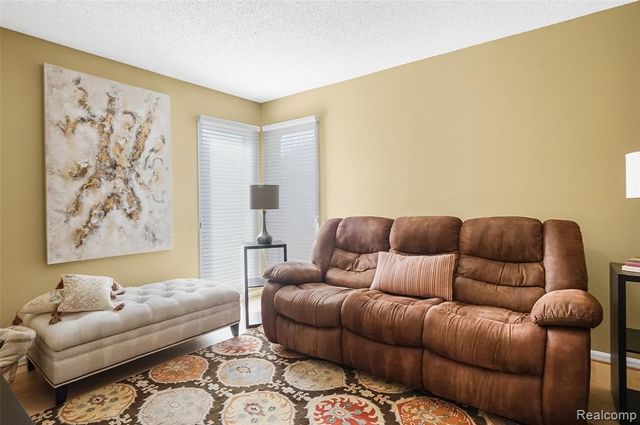 21700 River Ridge Trail Unit 177, Farmington Hills, MI 48335