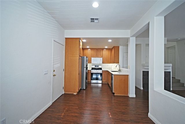 25745 Perlman Place A, Stevenson Ranch, CA 91381