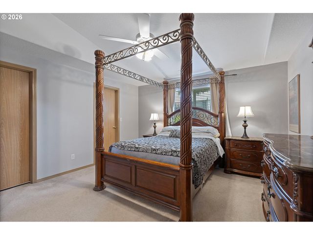 709 TOLIVER Dr, Molalla, OR 97038