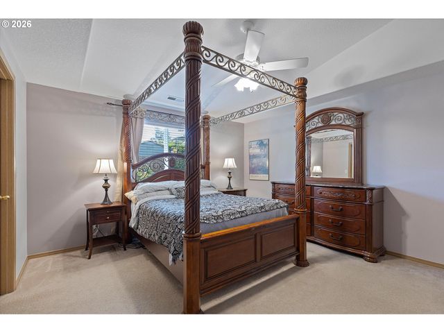 709 TOLIVER Dr, Molalla, OR 97038
