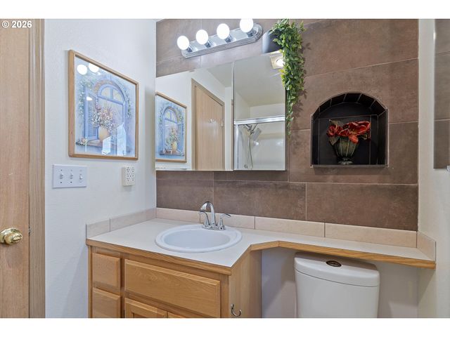 709 TOLIVER Dr, Molalla, OR 97038